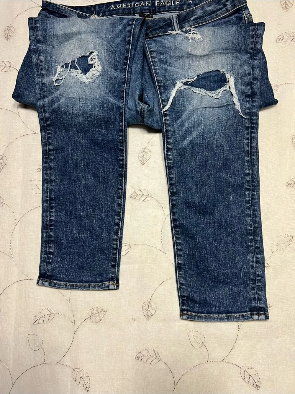 American Eagle Outfitters Men’s Distressed Medium Blue Slim Straight Jeans